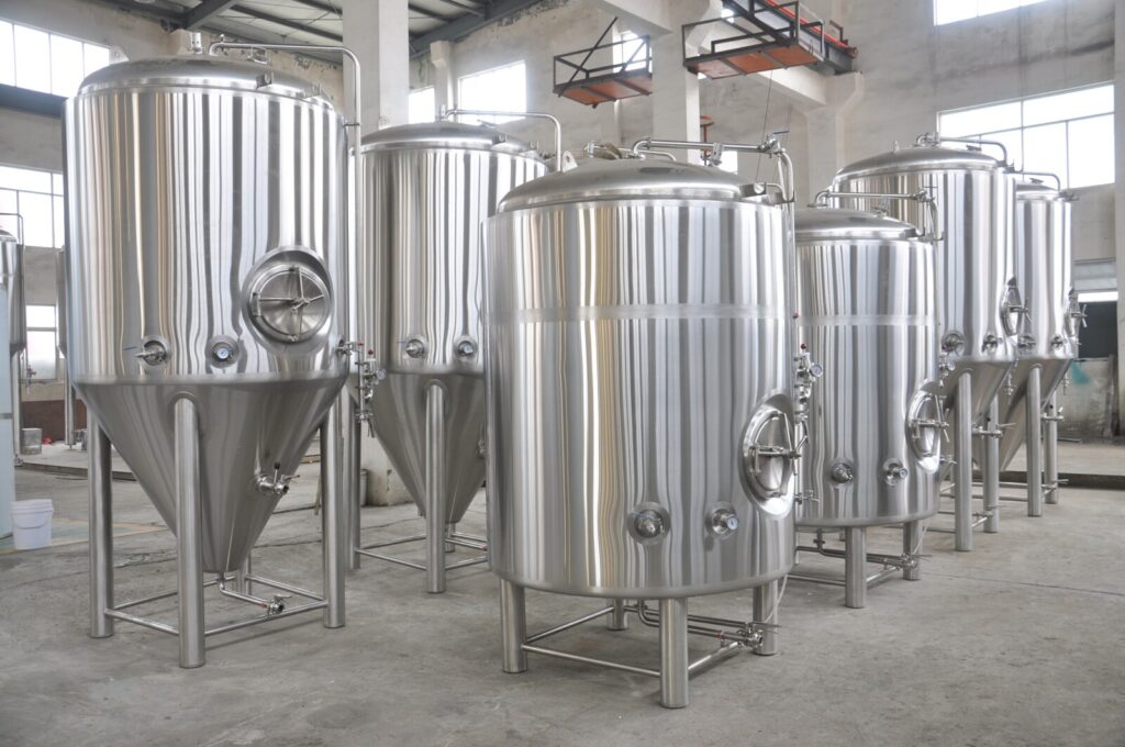 Beer storage tank